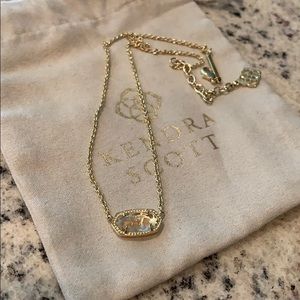 Kendra Scott necklace